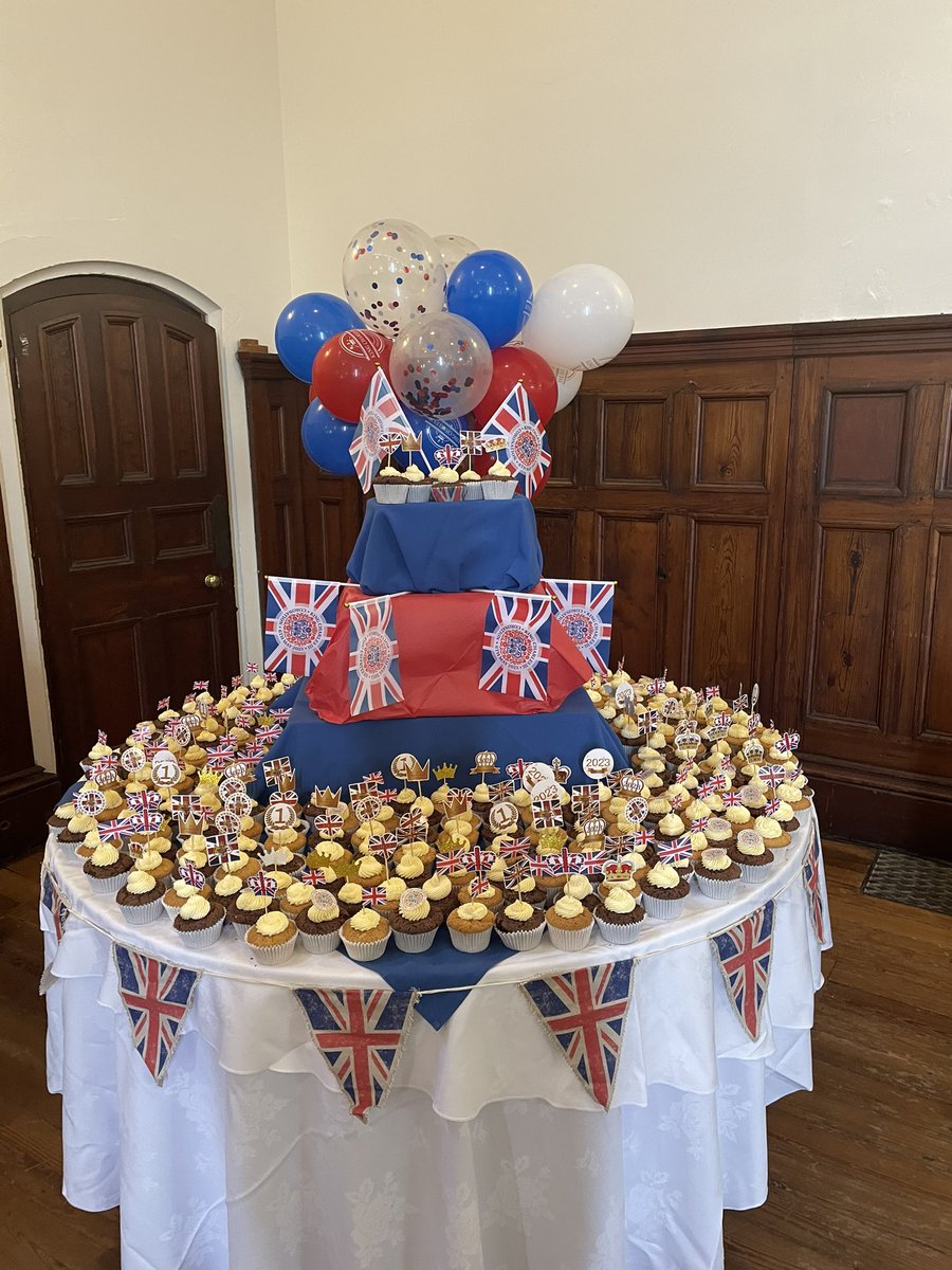 ThatcherAnna's tweet photo. Huge effort to replicate the schools 1937 and 1953 Coronations, 3 sittings of staff and pupils in top school hall @kinghamhillsch awesome effort from my Team and the school https://t.co/IIZ36f8Tqt