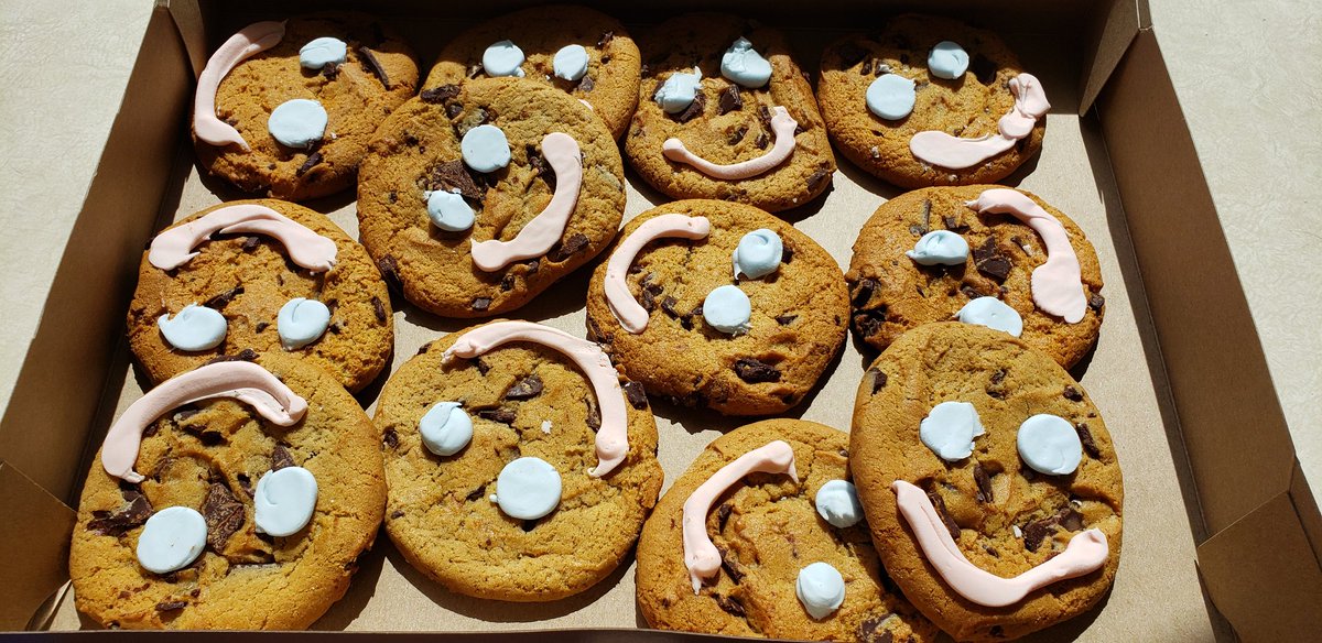 MrsCrossmanbsch's tweet photo. No better way to end the week than with sunshine &amp; #smilecookies to support CPAN!  #SocialScience &amp; #Religionteachers @BishopSmithCH @RCCDSB https://t.co/o631lpDOdz