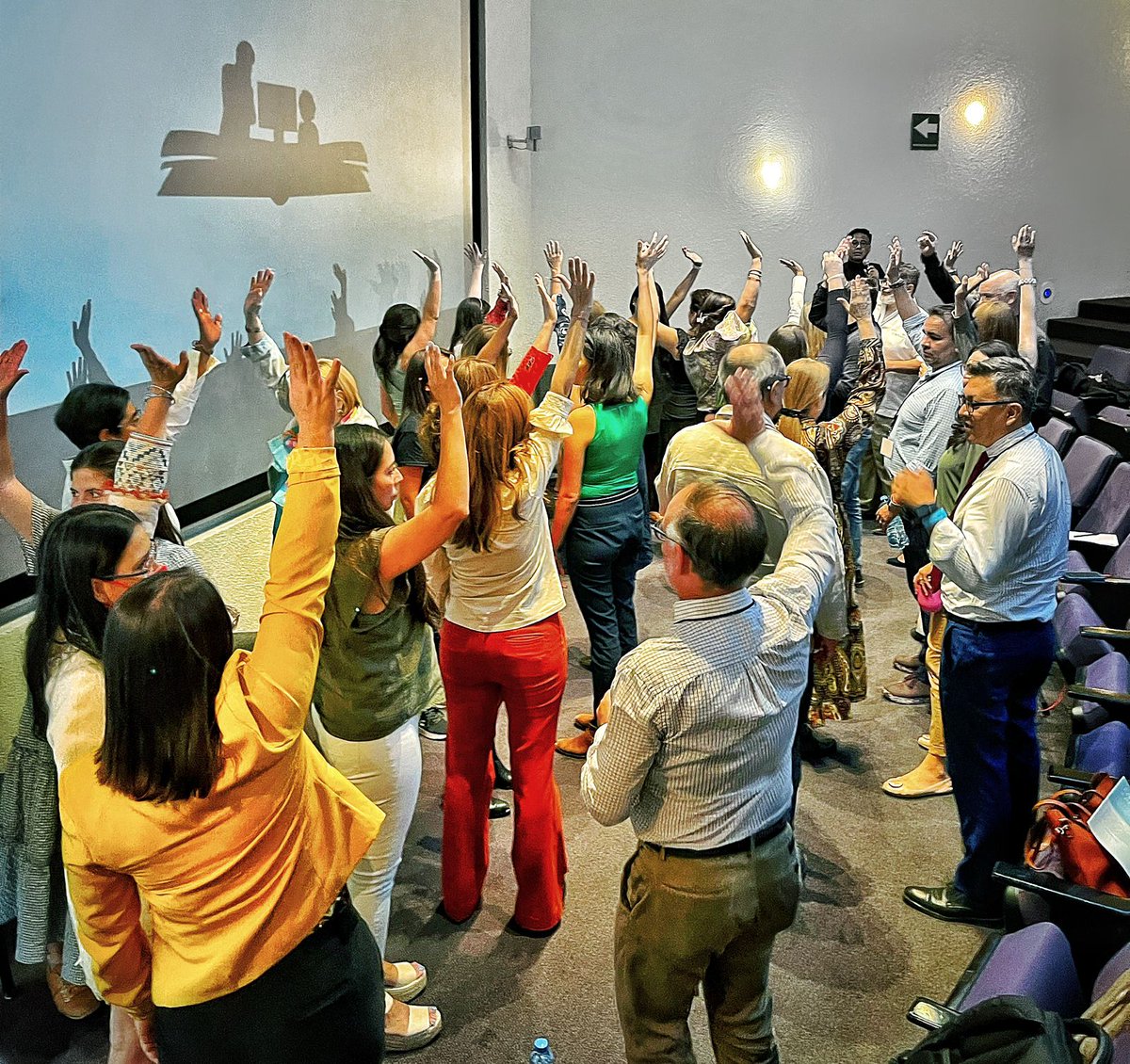 Tercer y último día de la #CoaliciónExcelencia en México🇲🇽
Aprendizajes, balance y próximos pasos.
(la foto grupal es de ayer) !Gracias a todos los que lo hicieron posible! 💪
#DotacionDocente #CarreraDocente