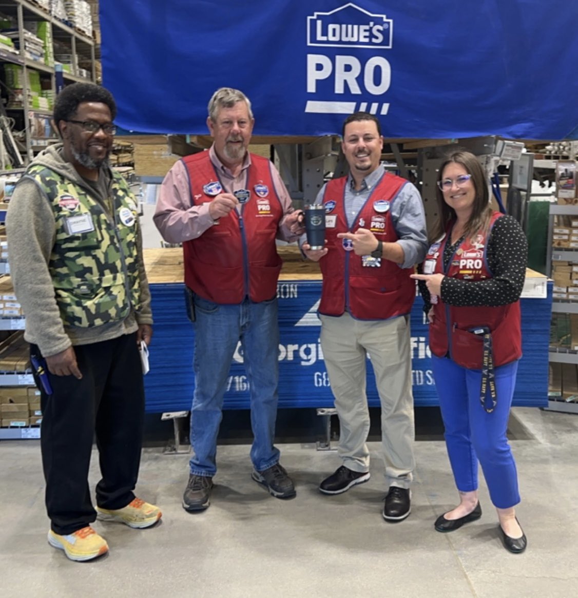_nicolemarie_6's tweet photo. Celebrating Marc and David, two of our PRO Specialists for a $1M sales achievement award! Keep rocking guys and let’s continue to crush it more! #sales #PROfirst #theOG86 @PresnellLars @eric_marler @Josh_Lowes_0086 https://t.co/4AtGOCZVL0