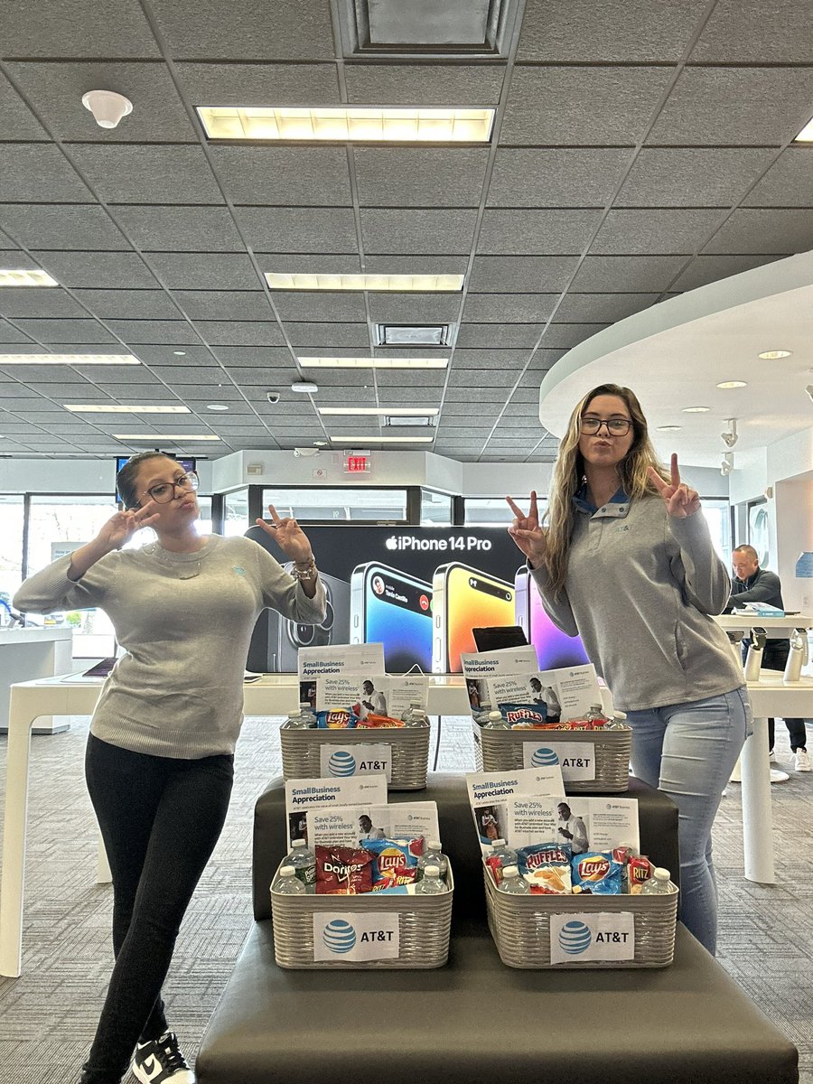 LizMariex0_'s tweet photo. Sharing appreciation to our local businesses that work so hard. Part 1 🏦 @Robert_P_203 @D_Zargos @firas_smadi @emilywiper @3XBusiNEss @TheRealOurNE #Strive4Five #OurNE #3xBusiness https://t.co/TNw3uWD4Lg