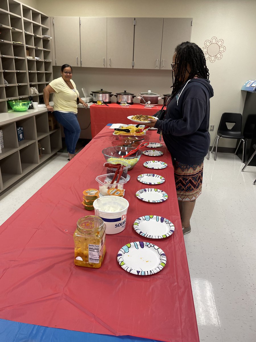 missgrady1's tweet photo. Check out those smiles @WalkerMS_OCPS We are so blessed to have such great leaders!! Ms. Brown and Ms. King provided a nacho bar for #CincodeMayo2023 #schoolculturematters #walkerpride #KindnessMattersッ https://t.co/L4uiO5D2ry