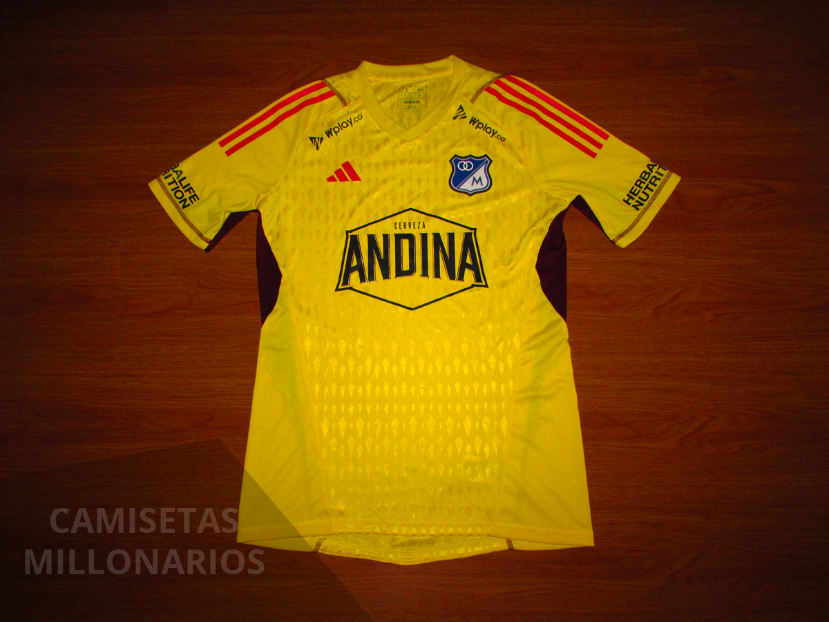 Camisetas de Millos on X: A la venta buzo adidas amarillo de Millonarios  del año 2023 talla L en perfecto estado. MÁS INFO POR DM.   / X