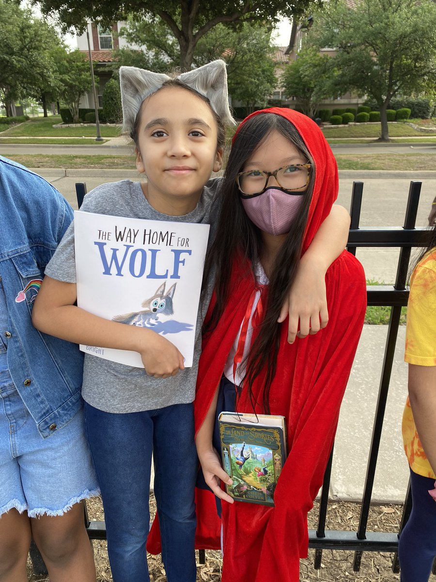 Book Character Parade fun 🤩 <a href="/LAV4thGrade/">LAV4thGrade</a> <a href="/LaVillitaElem/">La Villita Elementary School</a> <a href="/CFBISD/">Carrollton-Farmers Branch ISD</a>