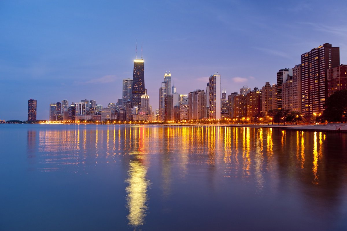 CoachPhilLongo's tweet photo. 🟥⬜️ Blitzed Chicago today!!! Lotta great coaches & great talent! Appreciate the great reception! #LFEra #BadgersAreComin #BadgerNation #DontBlink https://t.co/iEo5i158wP