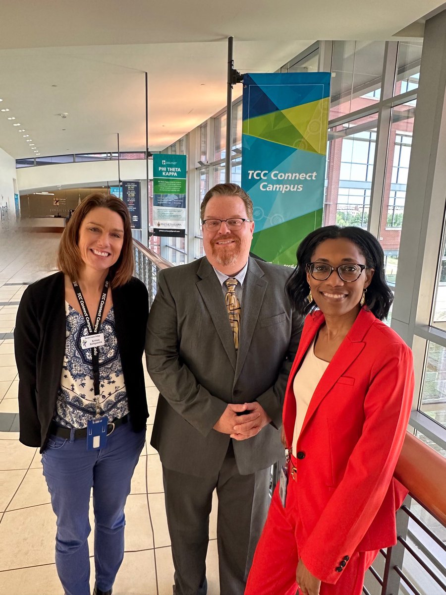 KPaige72's tweet photo. Congratulations @freckledtech Daniel Baham on completing @TCCollege Leadership Foundations. Your Canvas onboarding model is already making a positive impact. I am honored to be your colleague and friend! Thank you @Deshonta5Holmes for your attendance and support! @PresidntMorales https://t.co/01rJTiQbaf