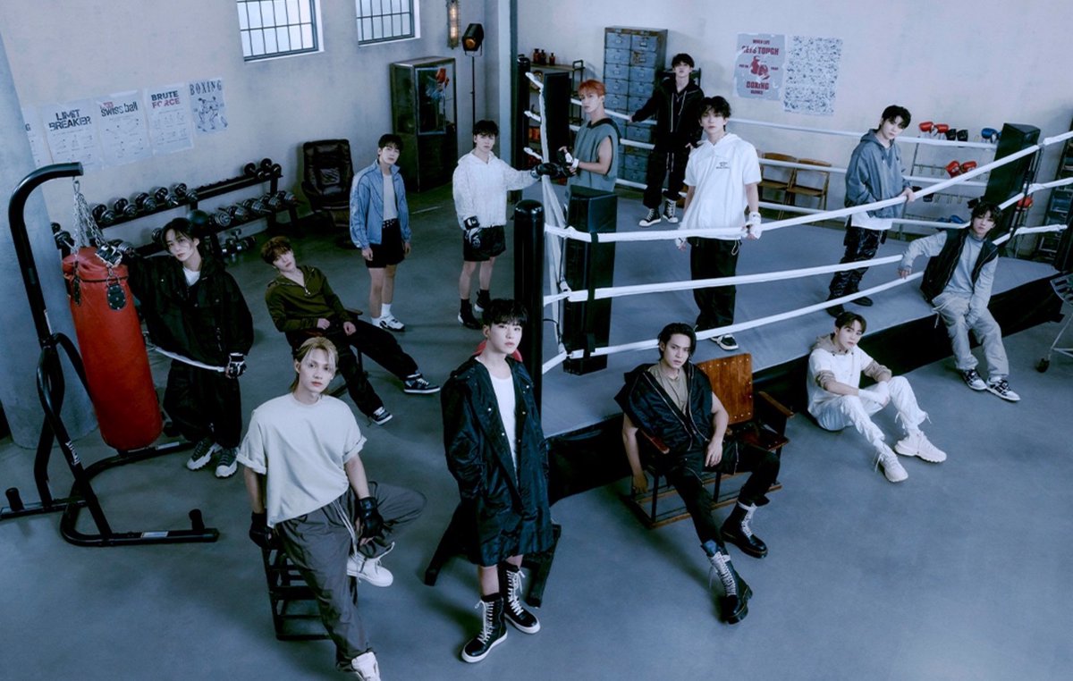 #SEVENTEEN's 'FML' now expected to debut at #1 on US albums chart with 141K units. It would mark <a href="/pledis_17/">세븐틴(SEVENTEEN)</a>'s first #1 album (via <a href="/HITSDD/">HITS</a>).