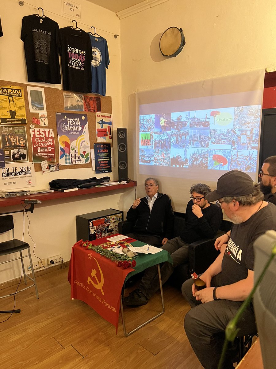 Jorge Sarabando, resistente antifascista do <a href="/pcp_pt/">PCP</a> ,  na Festa da Revolução dos cravos do <a href="/CSGomesGaioso/">C.S. Gomes Gaioso</a> 
#Corunha #MFA #Revoluçãodoscravos #25deabril