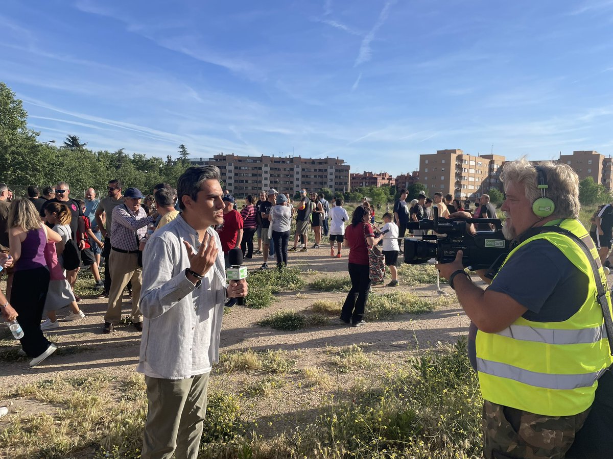 EnriqueRGH's tweet photo. Un ejemplo más de lo que representa #Almeida y su gobierno.
- Falta de recursos.
- Desigualdad entre barrios.
- Subordinación del interés público al privado.
- Y desprecio a las instituciones, ignorando los acuerdos, en este caso a la #JuntadeDistrito de #Villaverde https://t.co/O6pSscZXcl