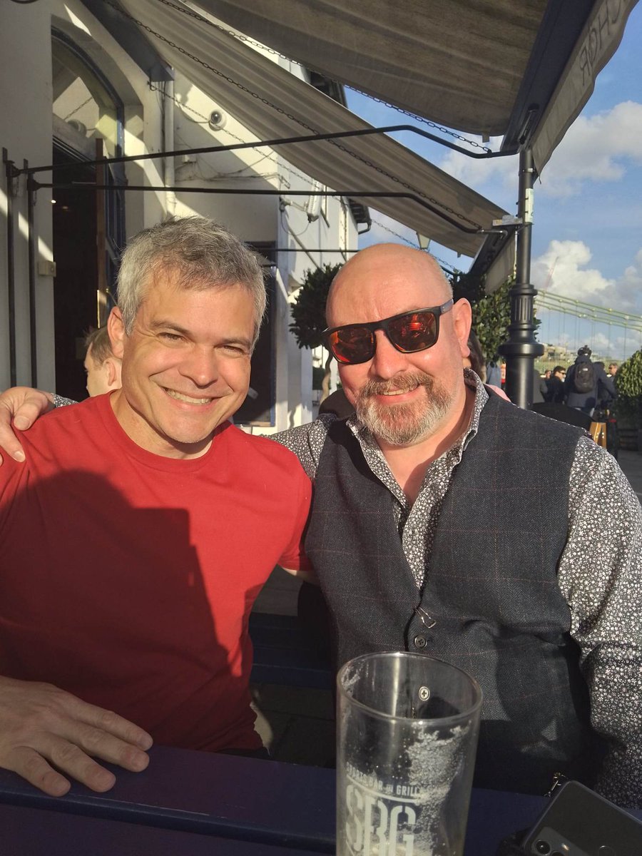 RyanBiddulph's tweet image. 14 years of working together and we finally met in person tonight.

What a blast with @BrumPhill his wife Louise and Kelli!

#London #Hammersmith #travel