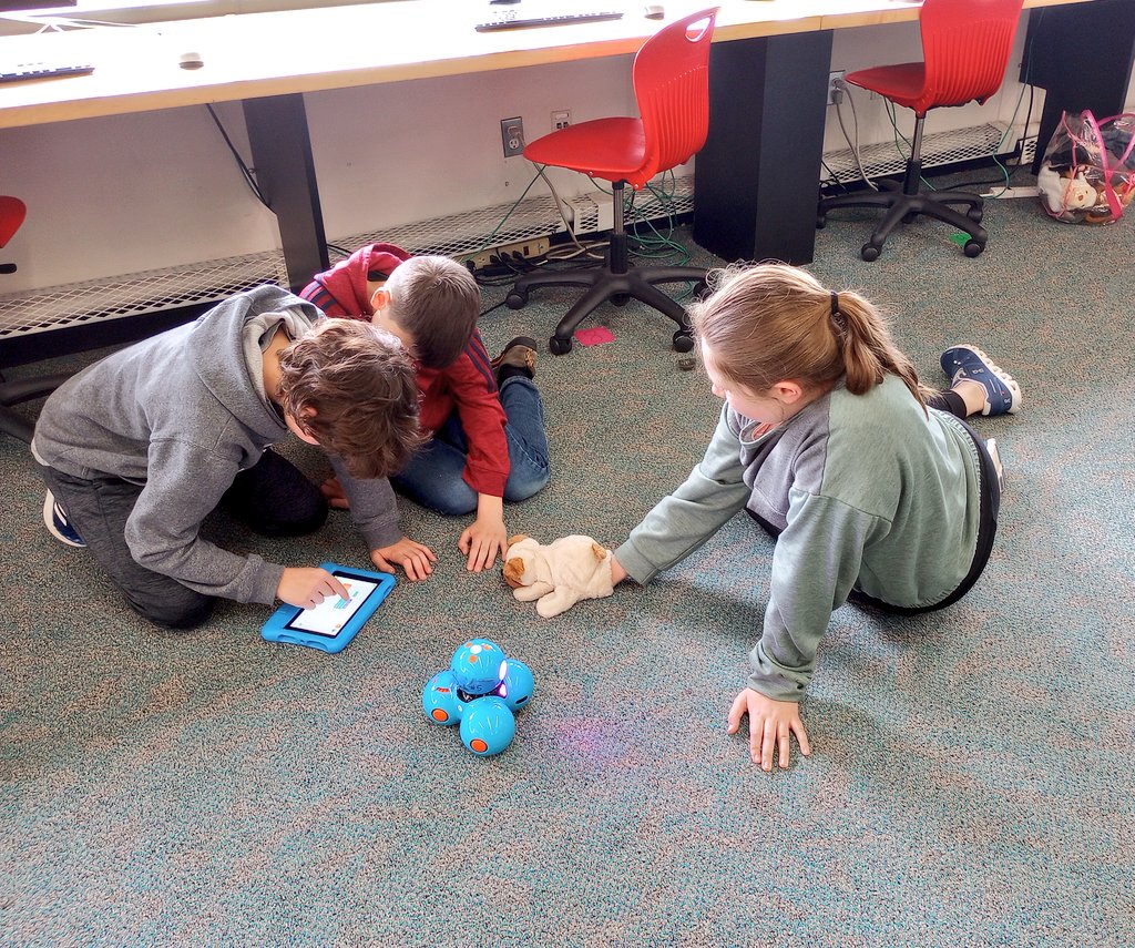 MrsZubarevLMC's tweet photo. This week in STEM we tried out coding with robots! 🤖 #WebsterLMC #WebsterWildcats🐾 #LivoniaPride https://t.co/zg2M30yi2N