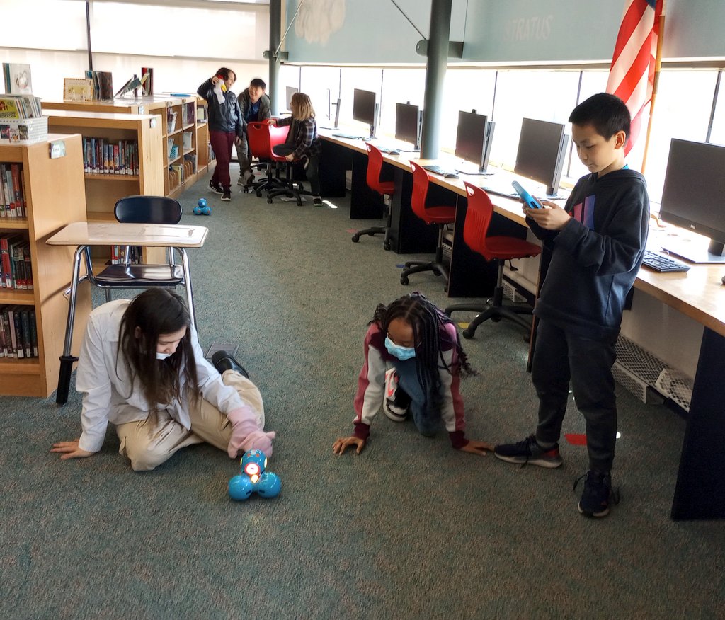 MrsZubarevLMC's tweet photo. This week in STEM we tried out coding with robots! 🤖 #WebsterLMC #WebsterWildcats🐾 #LivoniaPride https://t.co/zg2M30yi2N