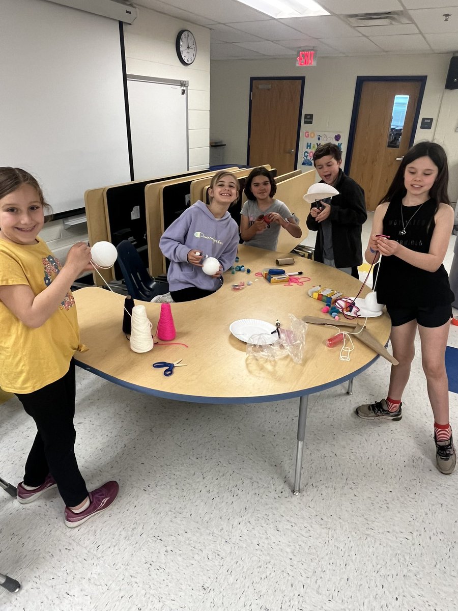 MsLenowicz3rd's tweet image. Post reading SOL and end of week fun with the makerspace!