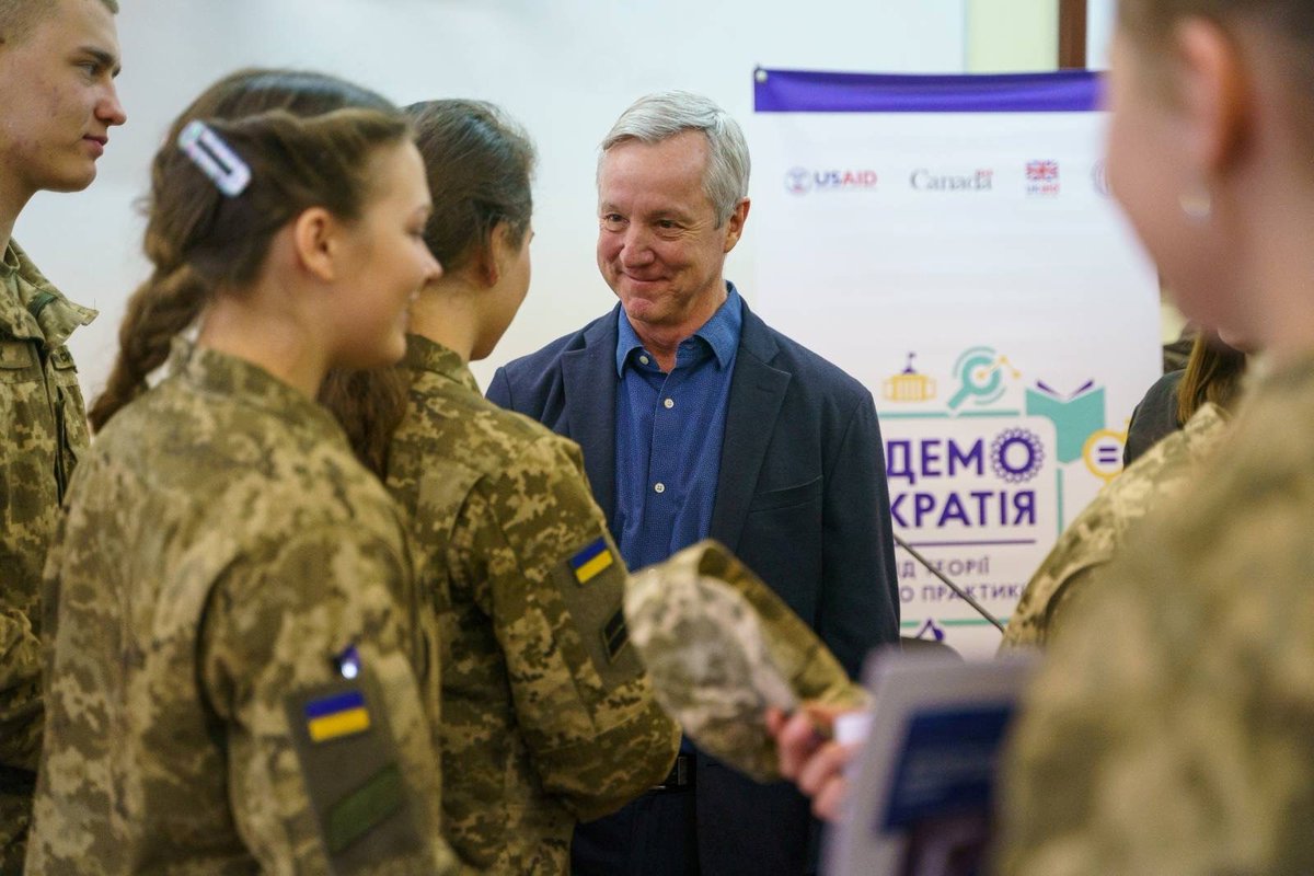 I was honored to speak with college students at @KyivUniversity, many in uniform, enrolled in @IFES1987' CivicEd course “Democracy: From Theory to Practice.” These students will win the war in #Ukraine, and then they will win the peace. Ukraine’s future here.#SlavaUkrainii