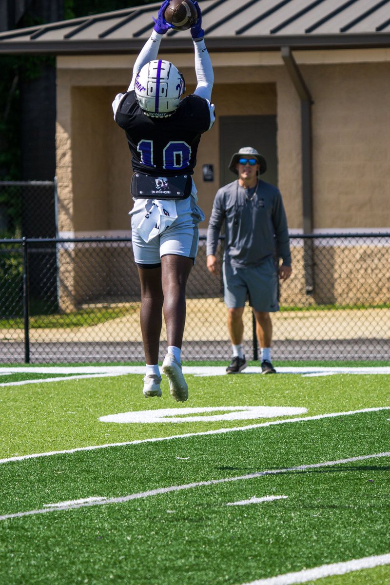 trent_m4's tweet photo. Spring Ball in session #Classof2024 🏈🚨Season loading ………. https://t.co/80vT9P72sp