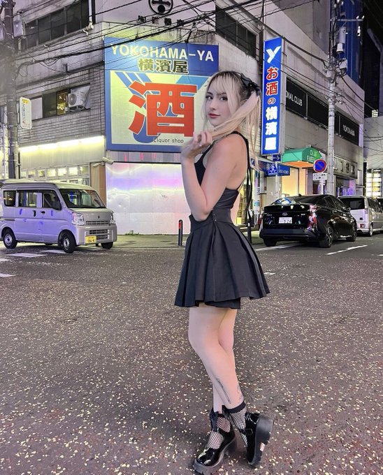Back when I was in Japan ♡ https://t.co/b3C7vbnZGo<a href="/tag/fnafsecuritybreach"class="tags"><span>#fnafsecuritybreach</span></a>