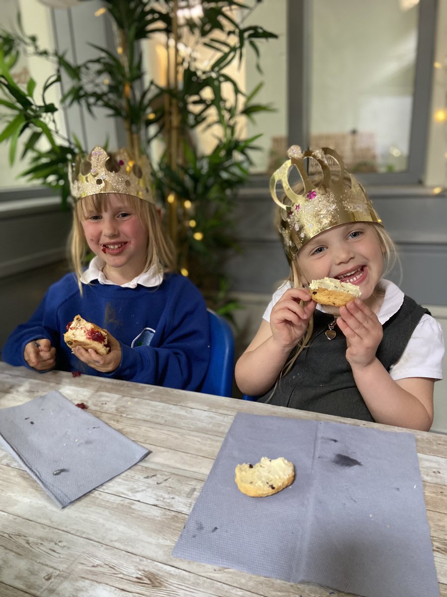 FOG_Acorns's tweet photo. We have been getting very excited for the King’s Coronation and have been taking part in making crowns, tasting scones, creating collages and writing sentences about London! #FOGArt #FOGWriting https://t.co/zQKM4WJv85