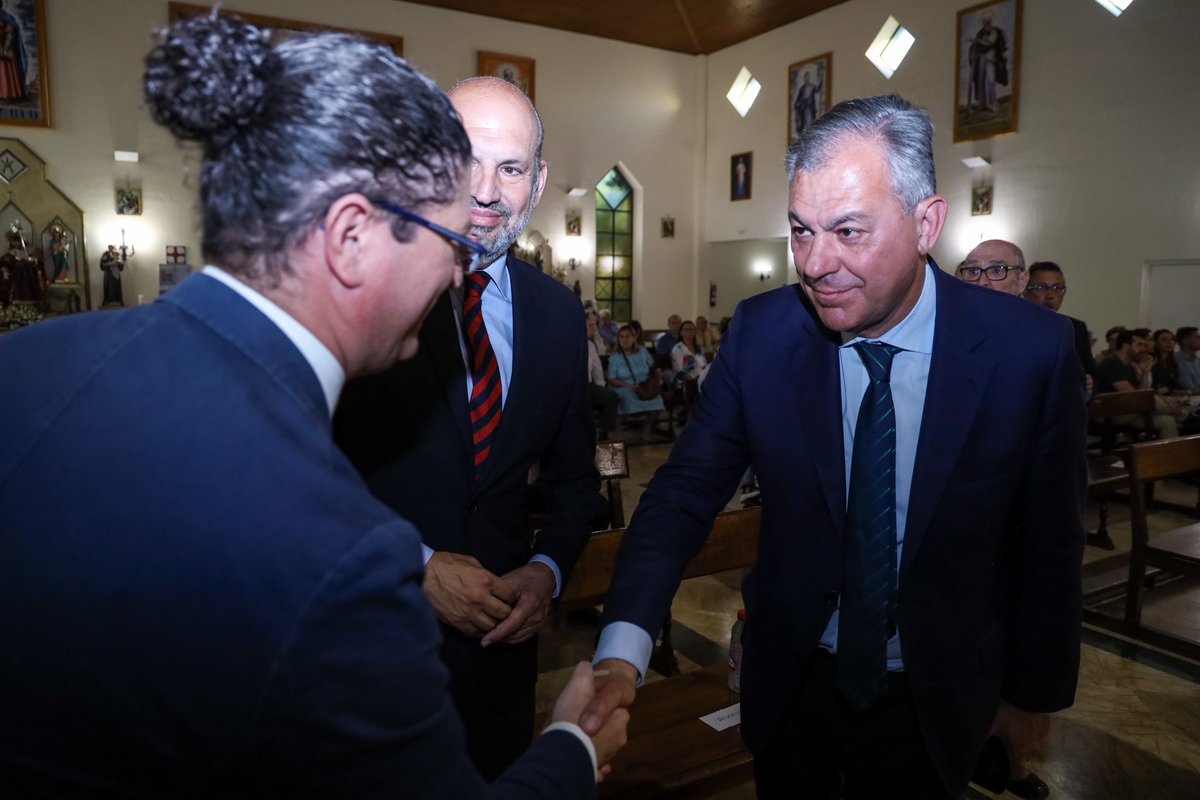 Enhorabuena a <a href="/Diego_Benjumea/">Diego Benjumea</a> por este maravilloso canto a #ElRocío23 en forma de pregón que nos ha ofrecido en San Juan de Ávila.

Gracias al <a href="/RocioSevillaSur/">Hdad. del Rocío de Sevilla Sur</a> por invitarme a este hermoso acto en vísperas de las días grandes para todos los rocieros del Tiro de Línea.