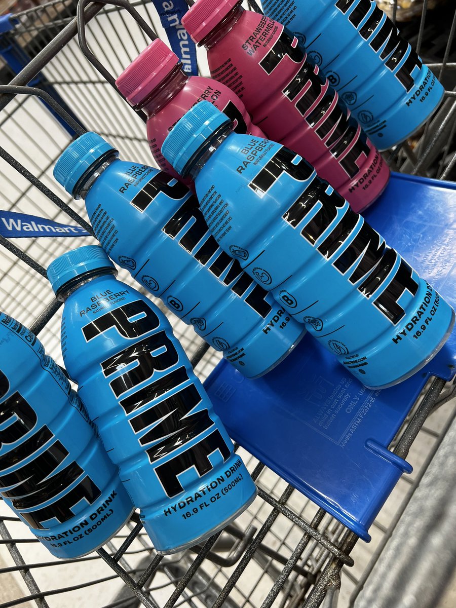 CFourHoppy's tweet photo. @LoganPaul can you just send me a lot of @PrimeHydrate and I’ll let @KSI tattoo the Prime Logo on me https://t.co/C7v8Y8ROOK