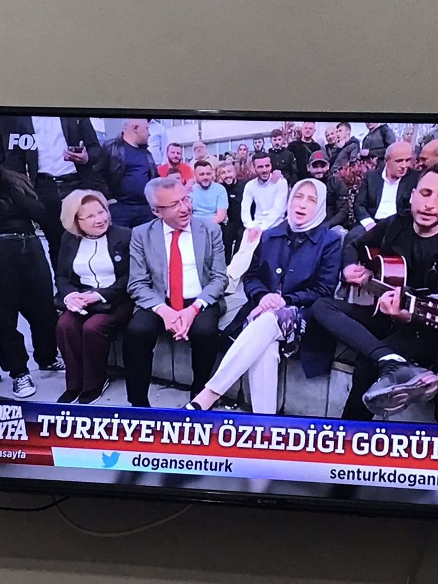 Mustafa15859339's tweet photo. Yakıştığın yer CHP ve avanelerinin yanıdır @AvOzlemZengin https://t.co/2jmoFkHxq4