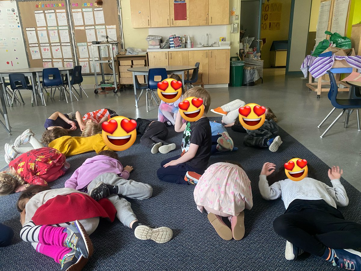 isimanic1's tweet photo. Children’s Mental Health Week included daily school-wide meditation @TDSB_HowardPS to help calm our minds, bodies and spirits 🧠🧘 

#CMHW @TDSB_MHWB @tdsb https://t.co/UzyLldaGdv