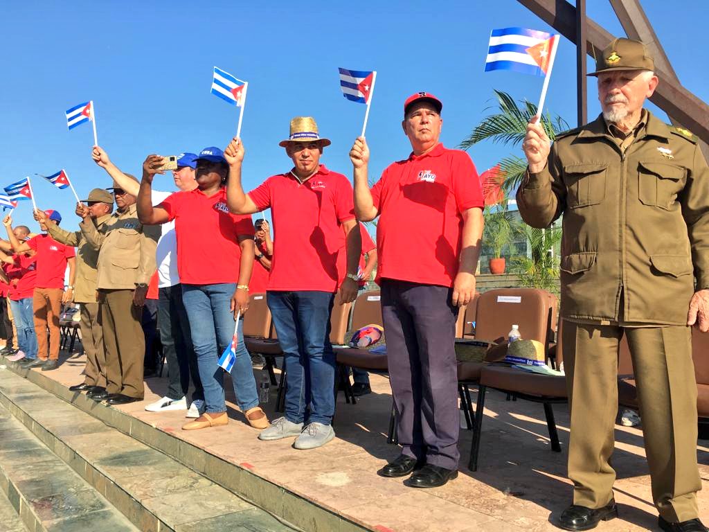 Gracias #ComandanteRamiro ❤️ Usted siempre le ha puesto #ALaPatriaManosYCorazón Gracias por estar siempre al lado del #PuebloCubano 🇨🇺 #CubaGanó