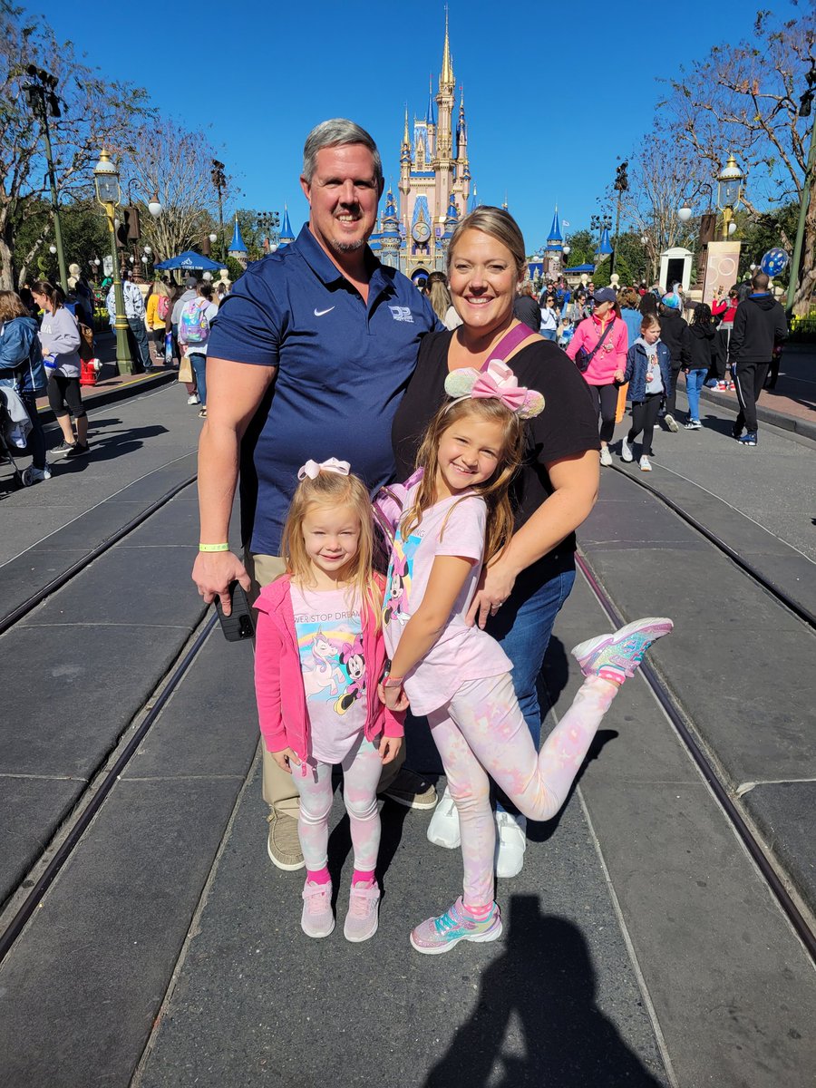CoachKellyMoyer's tweet photo. Wishing a very happy birthday to our #1 guy!  We love you and are so thankful you're ours!  You deserve the world and more! 🎉❤️ https://t.co/tdhPiD3YzY