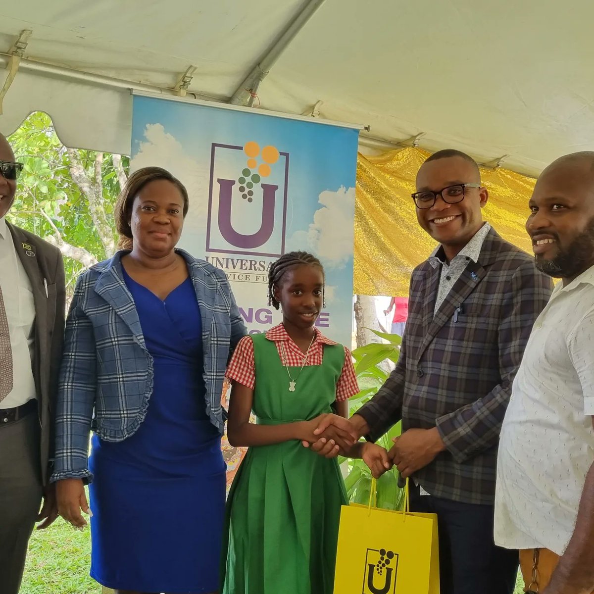 usfjamaica's tweet image. Let&apos;s use this new tool to build a stronger, more vibrant community together 
#Communityconnectivity
#Digitalopportunities
#TeamUSF