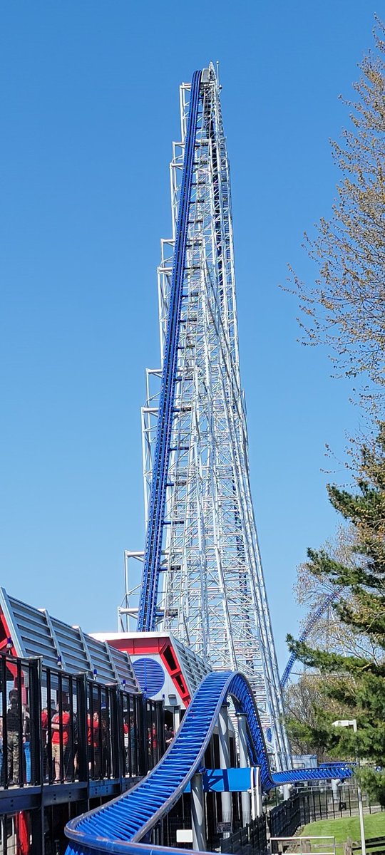 JeremyHofecker's tweet photo. Hello, old friend. #milleniumforce #CedarPoint #FridayFun https://t.co/cdMQTHGBQ5