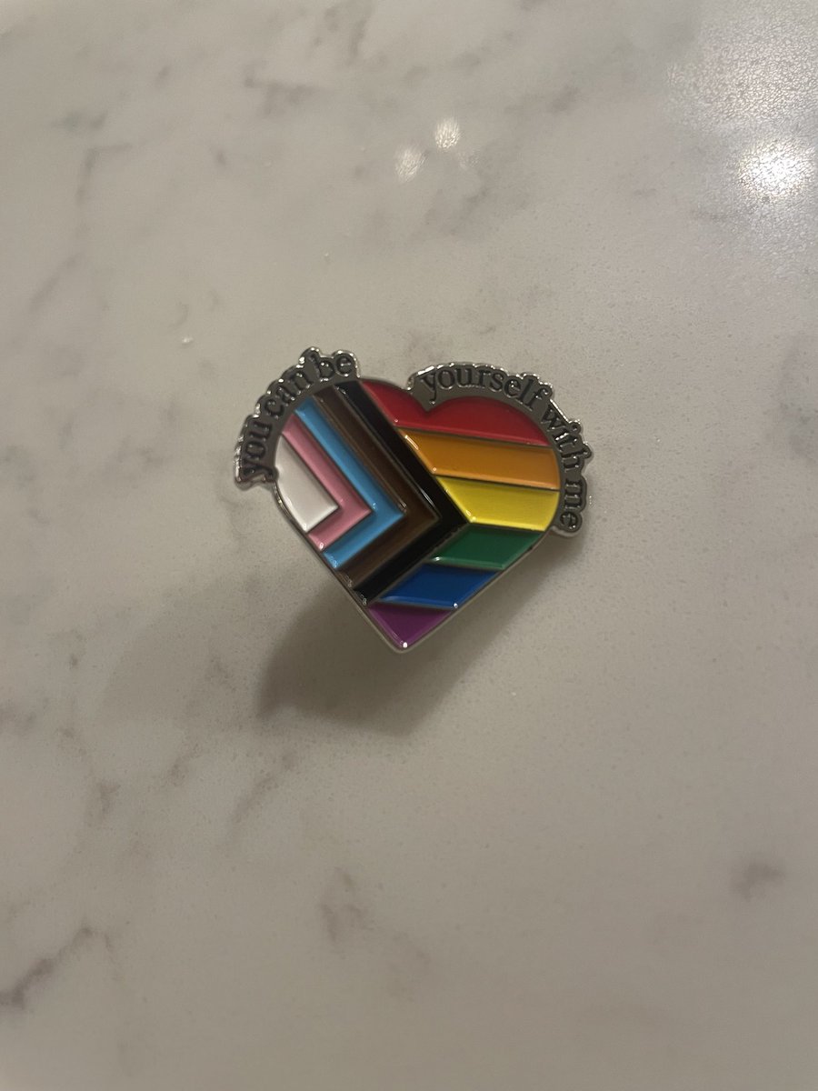 My new badge arrived today! 

“You can be yourself with me”

Whoever you are, wherever you have been and wherever you are going, if you need help I’m here for you x

🌈❤️🥰
