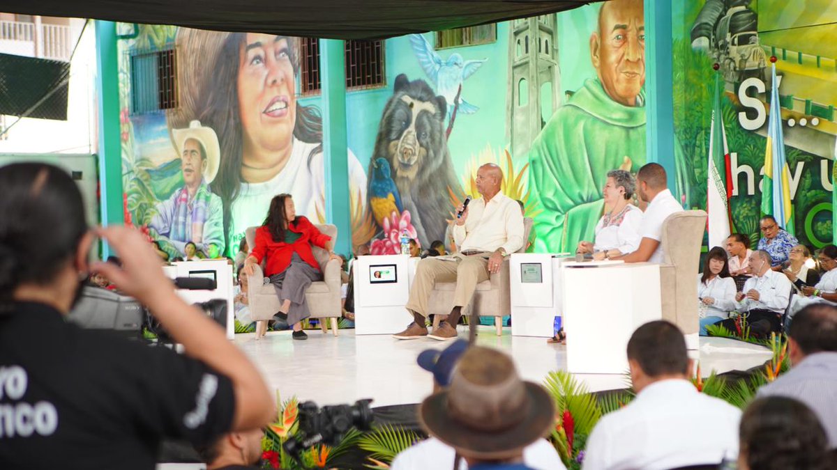 En la Cumbre Internacional de la #Noviolencia, en Caicedo, se vivió el conversatorio Noviolencia y transformación cultural, sobre las experiencias de lucha y cambio social gradual en los Estados Unidos a partir de la metodología de Martin Luther King