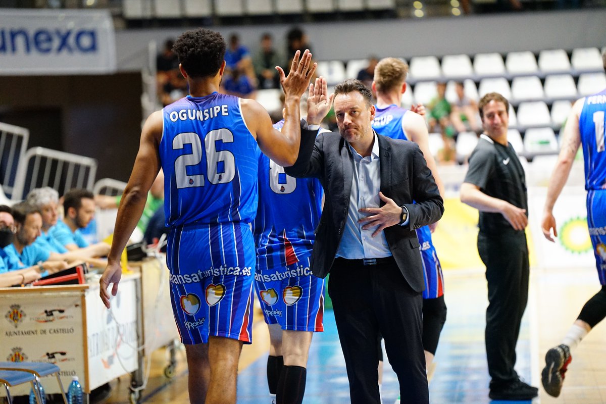 LEB ORO | ALMANSA

🔴 FINAL Y... ¡PERMANENCIA!

@TAUcastello 81-67 <a href="/CBAlmansa/">CB Almansa</a> 

➡️ Los de Tino Ugidos rompen la racha de victorias pero consiguen la permanencia matemática en #LEBORO gracias a la derrota de <a href="/iraurgisb/">Iraurgi Saskibaloia</a> 

👏🏼 ¡Enhorabuena a la familia almanseña!

📸 <a href="/CBAlmansa/">CB Almansa</a>