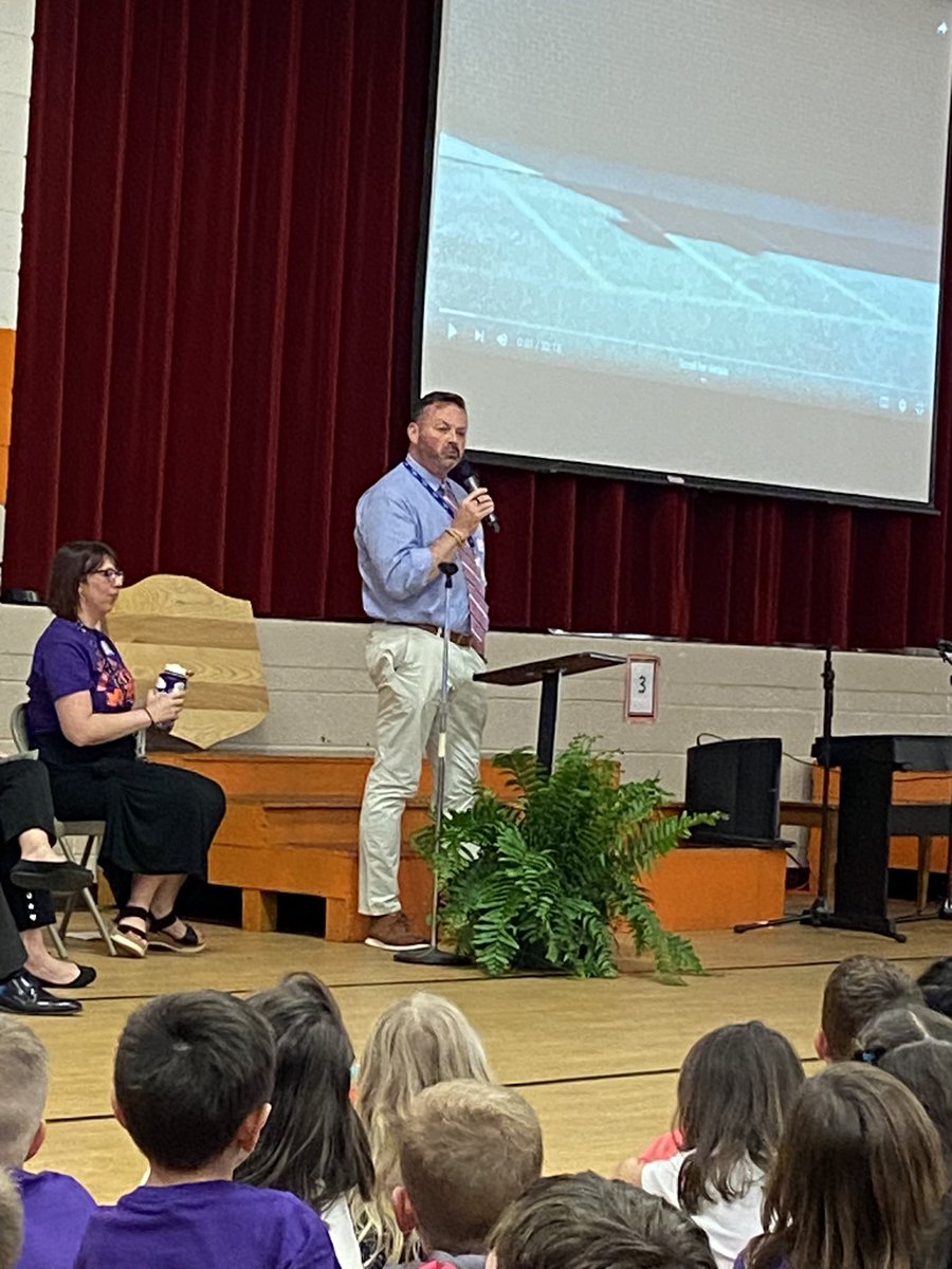 100 years celebration at <a href="/Viennaroars/">Lee Koch</a>  what a great day to be a Tiger 🐅 🧡 glad I got to see <a href="/adamdovico/">Dr. Adam Dovico</a> <a href="/wsfcs/">WS/FC Schools</a>