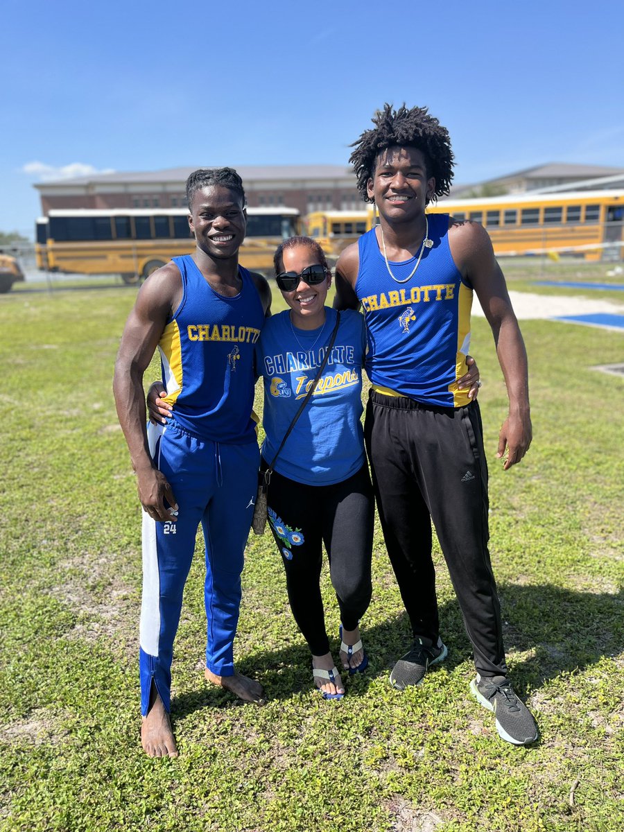 AmberGrant01's tweet photo. States here they come💙💛 
Long jump and 4x1
@harris_avant https://t.co/TmuS9BhANE
