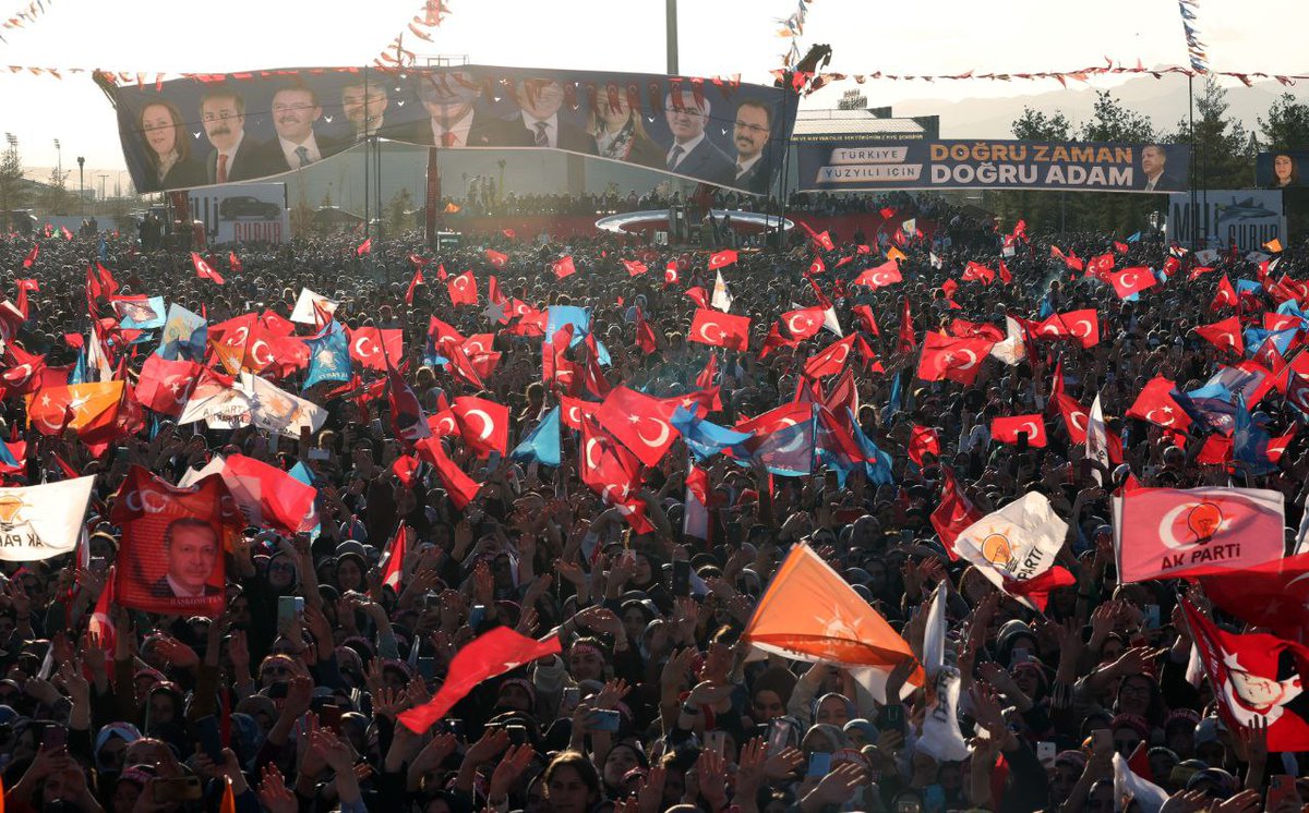 zyapicioglu's tweet photo. Bugün Van'dan Erzurum'a geçtik. 
Yiğit ve mert Erzurumlu kardaşlarımız ile buluştuk. Meydan hıncahınç, coşku zirvedeydi. 

Erzurumlular kararını vermiş. 14 Mayıs günü 7+7+2 kaybedecek. 

İyilik kazanacak. 
Samimiyet kazanacak. 
Dürüstlük kazanacak. https://t.co/a1ZiGFyM2X