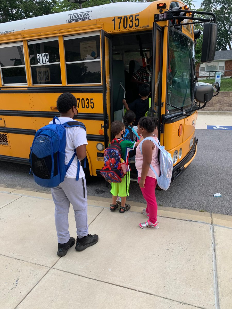 MoCoRec's tweet photo. 🚌 @MPSSAA_Org declared this week #BusDriverAppreciationWeek to thank and bring attention to the hard work and dedication of the professionals. We appreciate and thank our drivers for the work they do every day. #EBB #RecXtra #Soccer4Change #RecZone #SummerCamp #MoCoRec @MCPS https://t.co/viqmpLTu1R