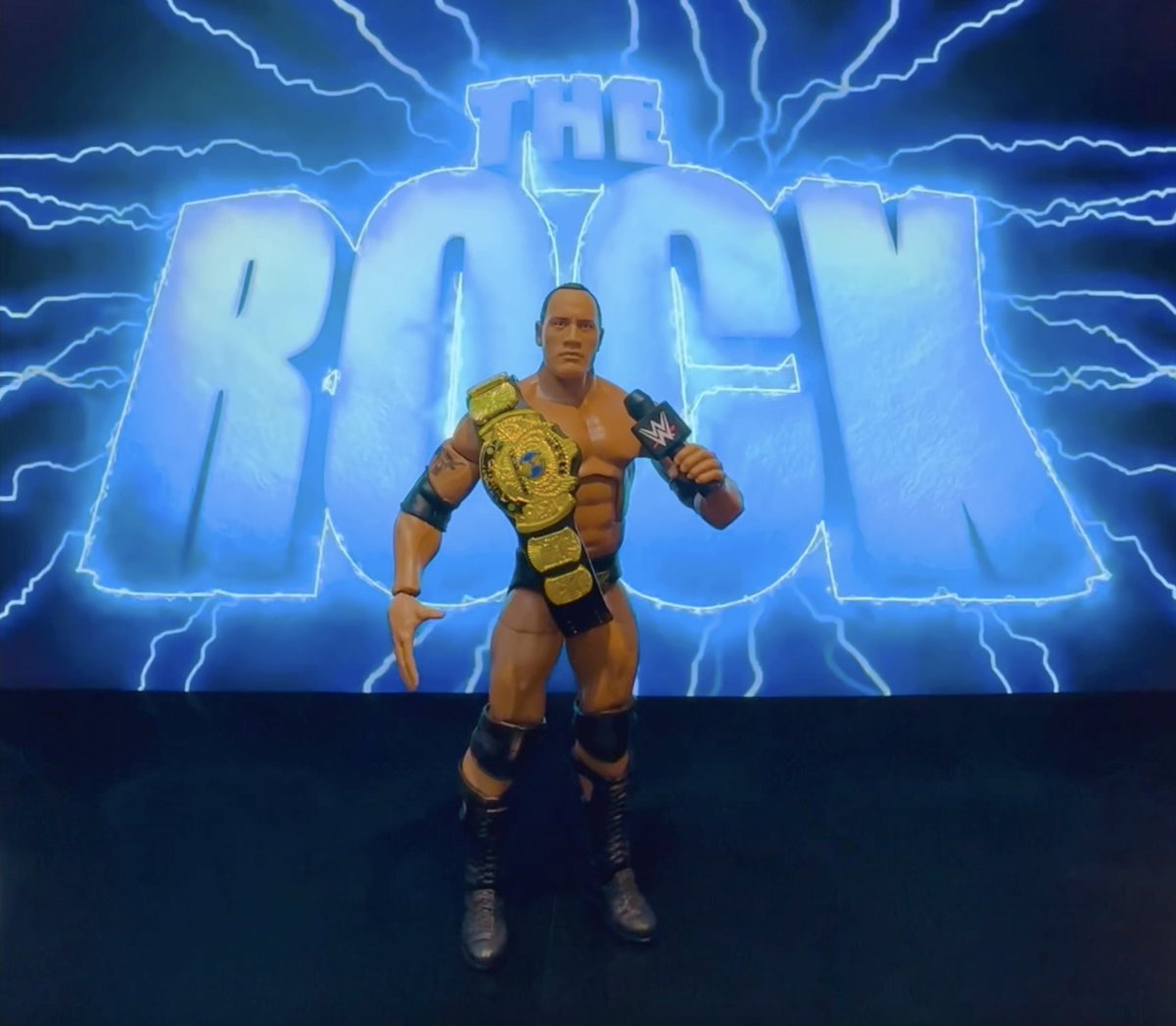 The Rock

Billed Height: 6 ft 5 in (1.96 m) 
Billed Weight: 260 lb (118 kg) 
WWF Debut: 1997 (as The Rock) 

#therock #dwaynejohnson #rockymaivia #rockbottom #wwe #wwf #wweraw #SmackDown #mattel #figlife #wrestlingfigures #wweelitesquad