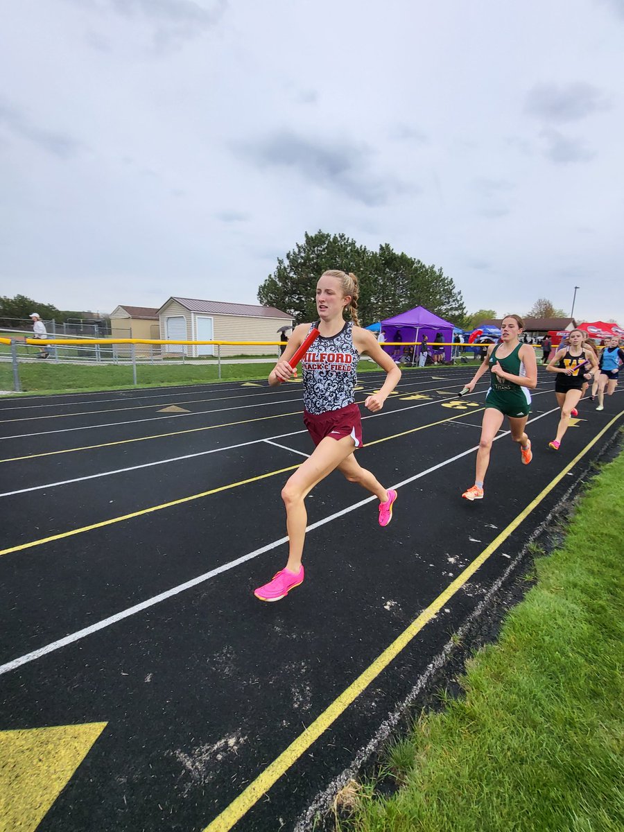 MilfordTandF's tweet photo. 4x8 Team of Wolcott, Remtema, Verkerke & Harkenrider run 9:40.21 to play 2nd at the Bay City Western Invitational. They are now #17 on our All-Time list. #PowerOfTheBaton #4xGreat https://t.co/d3ooMVvahi