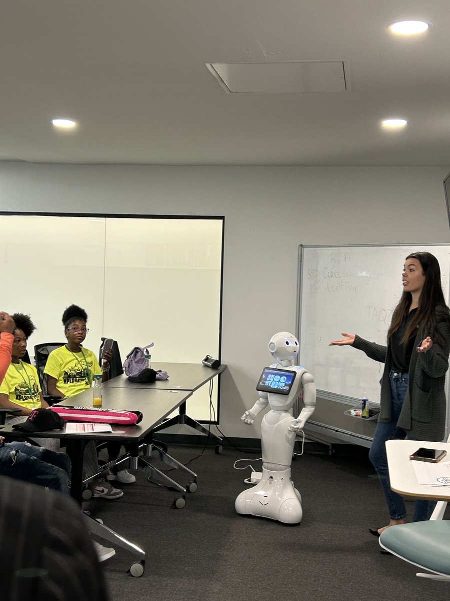 MsFagin's tweet image. Great time today at the T-Mobile Curiosity Lab Think Tank Session. Phenomenal educators are doing ground breaking work with their students with the support of T-Mobile. There are so many ideas running through my mind right now! #FaginatorTech #Innovate #STEAMEducation