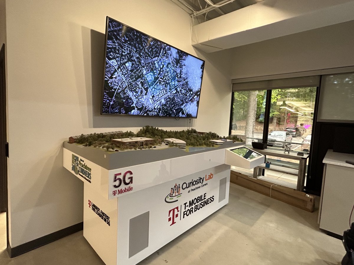 MsFagin's tweet image. Great time today at the T-Mobile Curiosity Lab Think Tank Session. Phenomenal educators are doing ground breaking work with their students with the support of T-Mobile. There are so many ideas running through my mind right now! #FaginatorTech #Innovate #STEAMEducation