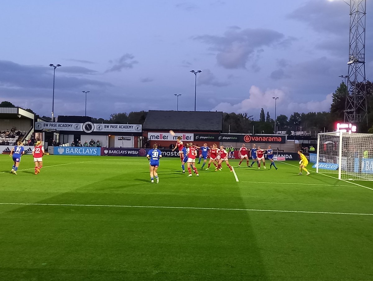 Frida Leonhardsen Maanum scored the only goal during the second half as @ArsenalWFC beat @LCFC_Women 1-0 in the @BarclaysWSL this evening. #ARSLEI #BarclaysWSL