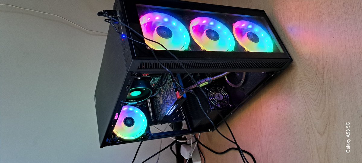 gamefreak34's tweet photo. Soon!! Cant wait till my beast arives โค๏ธโ๐ฅโค๏ธโ๐ฅ
#AMD #ryzn #Geforce #gaming #GamingSetup #gamer #NL420Gamer #NewDesktop #GamingDesktop https://t.co/Es7skeTjUX