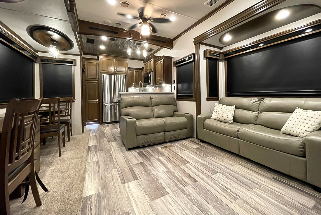 SylvanLakeRV's tweet image. 🚨NEW INVENTORY ALERT 🚨
The 2021 Forest River Riverstone Legacy 39RKFB (Stock 5326) is a luxury Pre-Owned 5th Wheel available for sale now!!

sylvanlakerv.com/listings/2021-…

#preowned #RVforSale #alberta #5thwheel