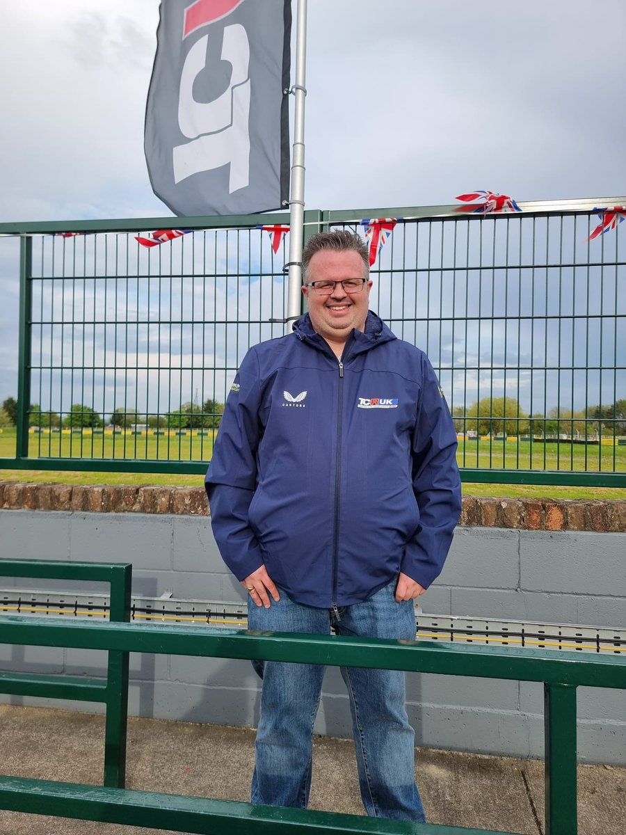 AGoldschmidt77's tweet photo. A great first day at Croft for @TCRUK_series & @CivicCupUK with some great interviews, including TCR UK points leader Bruce Winfield.
So pleased to be working in an awesome paddock with great people. We go live tomorrow!
📸 @Phil_Kinch
#TCRUK #CivicCup #Croft #LetsSmashIt https://t.co/9iNXIjBSQu