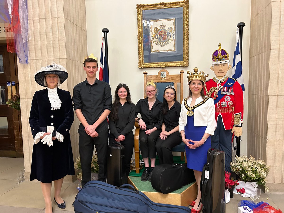 Fabulous start to the #Coronation weekend with a reception for #volunteers @ County Hall. So much potential for volunteering - helping those leaving care, walking groups, young Mums, library assistants -  endless possibilities to make a difference. #HighSheriff <a href="/hertslieutenant/">The Lord-Lieutenant of Hertfordshire</a>