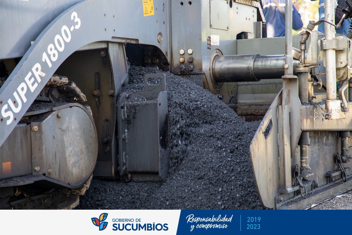 GobSucumbios's tweet photo. 🦺🛣️// El prefecto Amado Chávez, recorrió la mega obra de asfaltado de 4.5 km desde el km 12 de la vía al Coca hacía Yanayacu colegio Hatun Sacha, que presenta un avance del 95% y en los próximos días será inaugurada. 

#AmadoChávezPrefecto
#ResponsabilidadYcompromiso
#VivirMejor https://t.co/vlXE3NHwis
