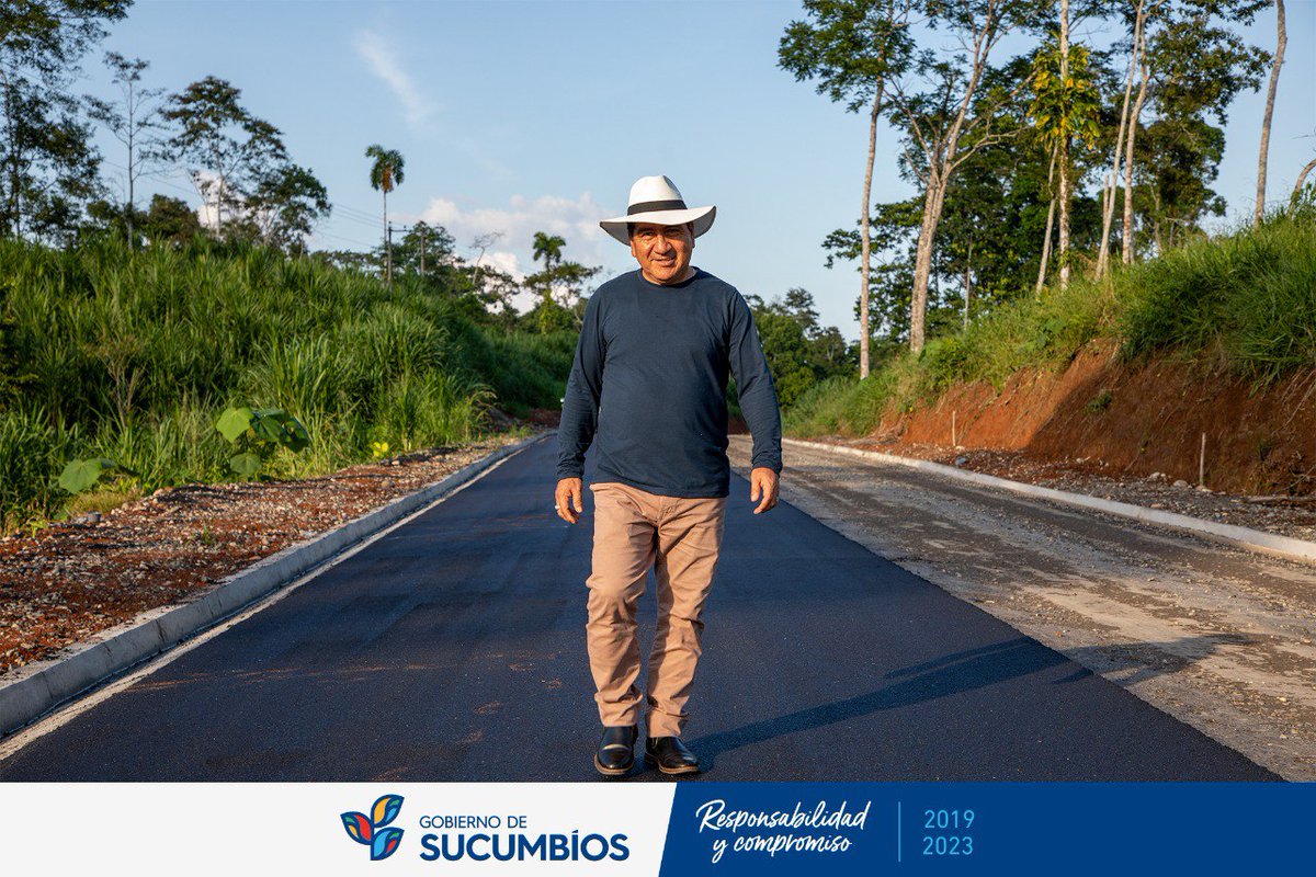 GobSucumbios's tweet photo. 🦺🛣️// El prefecto Amado Chávez, recorrió la mega obra de asfaltado de 4.5 km desde el km 12 de la vía al Coca hacía Yanayacu colegio Hatun Sacha, que presenta un avance del 95% y en los próximos días será inaugurada. 

#AmadoChávezPrefecto
#ResponsabilidadYcompromiso
#VivirMejor https://t.co/vlXE3NHwis