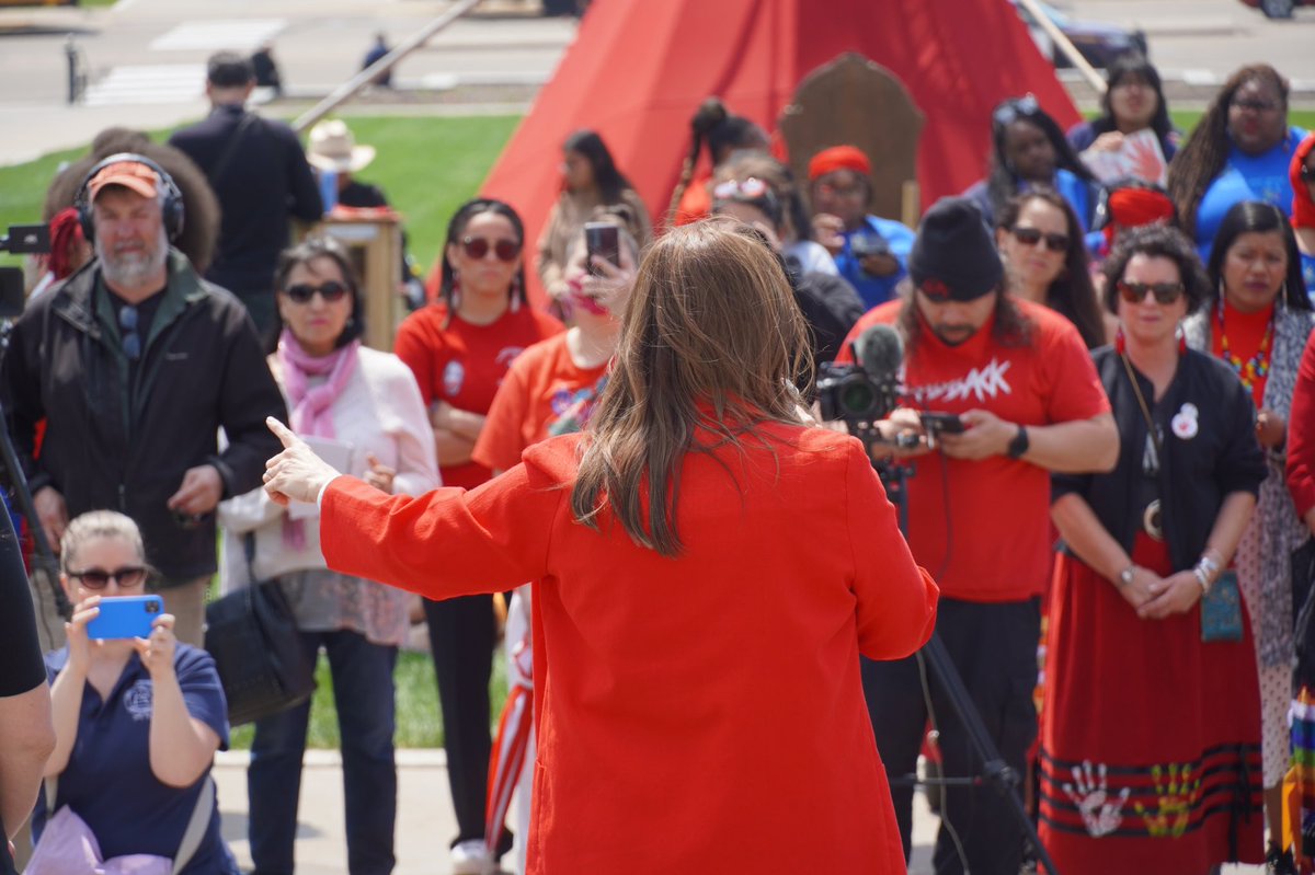 LtGovFlanagan's tweet photo. Every Native woman I know has experienced violence. Every. Single. One.
 
But in Minnesota, we’re harnessing the power of visibility and turning it into action to ensure our relatives are seen, heard, valued, protected, and believed.
 
We won’t go backwards. #MMIR #MMIW #MMIWG2S https://t.co/cVCgcg4Dr0