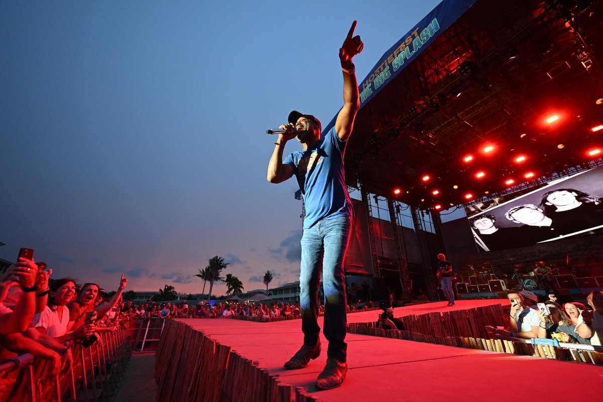 Hootie & The Blowfish tweet media