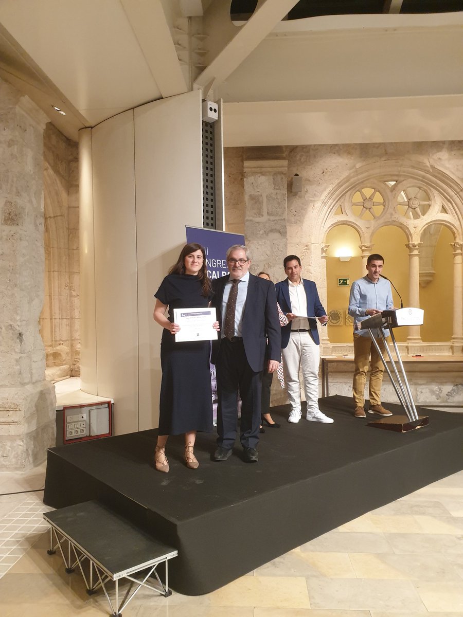 NeumologiaS's tweet photo. Premio al mejor caso clínico del #42CongresoSocalpar para nuestras residentes Estela Prieto, @ResiTam2020, Ana Martín y Gabriela Salazar por un caso de fístula gastrobronquial!!!
👏👏👏👩‍⚕️🫁🩺
Ahora, a celebrarlo!!!
@Socalpar @SeparJovenes
#neumología #neumologiaintervencionista https://t.co/ZmGT0OwPHF